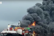 Photo of video | Incendiu și explozii de proporții pe o navă încărcată cu substanțe chimice. Sri Lanka, în fața unui dezastru ecologic