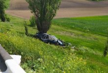 Photo of O fetiță de un an a decedat în reanimare după un grav accident la Cahul. Mașina în care se afla s-a izbit violent de un copac