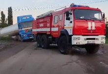 Photo of video | La un pas de tragedie? O autocisternă care transporta combustibil a derapat la Comrat