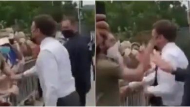 Photo of video | Emmanuel Macron, lovit cu palma peste față în timpul unei vizite în sudul Franței. Două persoane, arestate