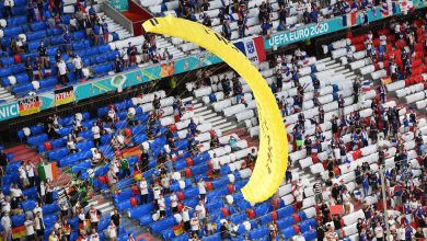 Photo of foto | EURO 2020: Cum au fost răniți doi oameni după ce un protestatar a zburat cu parapanta deasupra stadionului