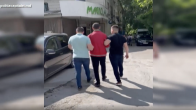 Photo of Ar fi sustras bunuri din mai multe locuințe de la Botanica: Un recidivist, reținut de oamenii legii