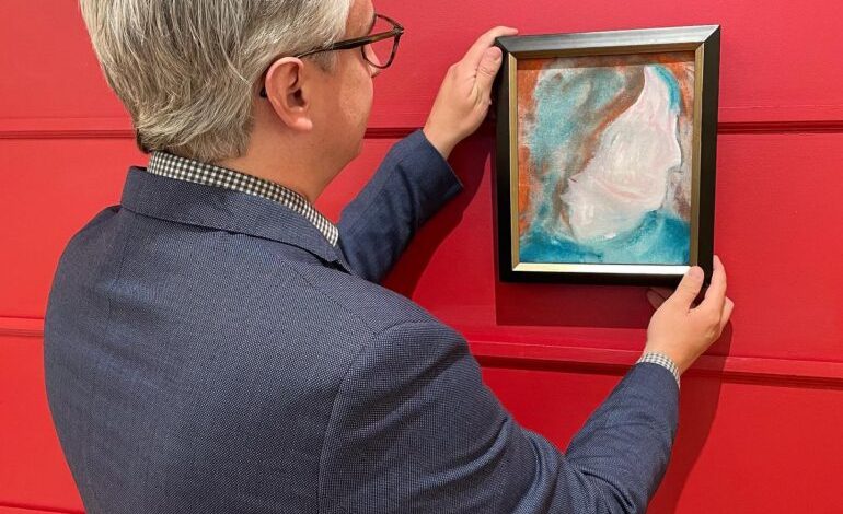 Photo of Cumpărat cu 5 dolari și vândut cu peste 100 de mii. Povestea unui tablou pictat de David Bowie