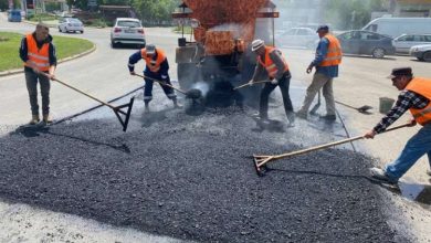 Photo of În Chișinău a început plombarea gropilor de pe străzile principale