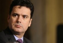 Photo of „E politica o profesie?”. Opinia rectorului SNSPA din România, aplicabilă și în Republica Moldova