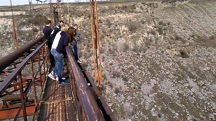 Photo of video | „Rope Jumpingul” este practicat ilegal la Rezina: Starea podului suspendat, neverificată