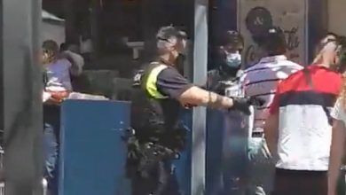 Photo of Atentat sau accident? Cel puțin 10 persoane rănite, iar două în stare gravă după ce o mașină a intrat într-o zonă pietonală