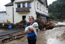 Photo of video | Oamenii așteptau pe acoperișuri să fie salvați: Cel puțin șase persoane au decedat din cauza inundațiilor în Germania