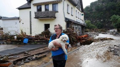 Photo of video | Oamenii așteptau pe acoperișuri să fie salvați: Cel puțin șase persoane au decedat din cauza inundațiilor în Germania