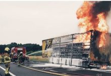 Photo of Amenzi de circa 40.000 de euro pentru șoferii care au filmat un camion în flăcări