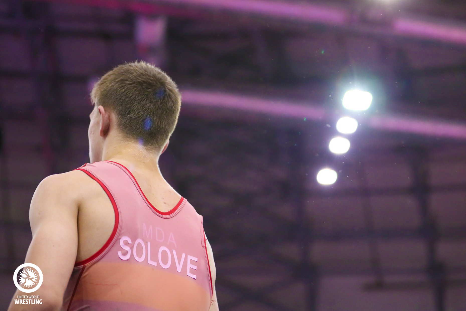 Photo of La doar 17 ani, moldoveanul Alexandru Solovei a devenit campion mondial la lupte greco-romane