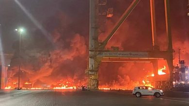 Photo of foto, video | Explozie uriașă în Dubai: Deflagrația s-ar fi produs pe un petrolier și a fost văzută din spațiu