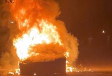 Photo of foto | O Tesla de 129.000 de dolari, cumpărată de trei zile, a luat foc din mers. În ce stare se află șoferul