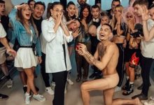 Photo of video | Aproape dezbrăcat, în genunchi și cu inelul în mână. Cum și-a cerut Morgenshtern iubita în căsătorie