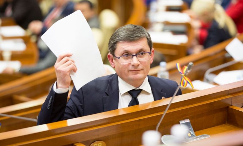 Photo of Grosu: „Proiectul de lege privind substituirea sintagmei „limba moldovenească” cu „limba română” este unul întârziat