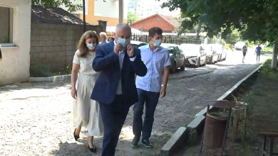 Photo of video | Dodon, la votare cu soția și fiul cel mare: Votăm pentru o guvernare profesionistă sau pentru care una care va da țara pe mâna străinilor