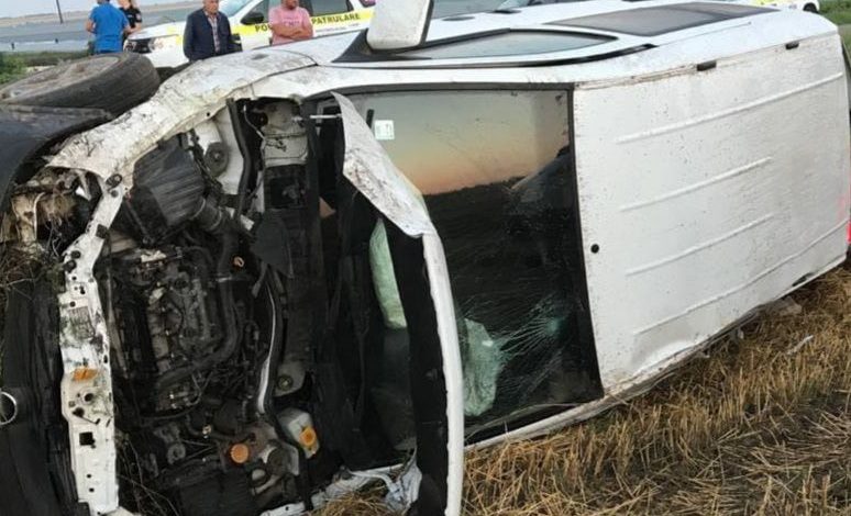 Photo of Grav accident la Cahul. Un bărbat a murit după ce un microbuz s-a răsturnat