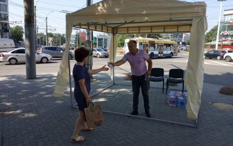 Photo of Unde în Chișinău sunt amplasate corturi anticaniculă: Vă puteți răcori cu apă și sta la umbră