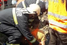 Photo of Construia sistemul de canalizare, dar a rămas blocat sub pământ. Victima, internată cu fracturi la ambele picioare