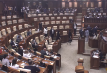 Photo of video | Primele neînțelegeri în Parlament: „Ne-ați convocat să ascultăm o persoană jumătate de oră? Rușine!”