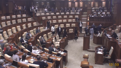 Photo of video | Primele neînțelegeri în Parlament: „Ne-ați convocat să ascultăm o persoană jumătate de oră? Rușine!”
