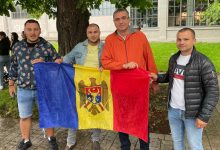 Photo of foto | Usatîi a votat în Germania, după care s-a fotografiat cu grupuri de moldoveni