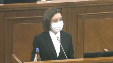 Photo of live | Sandu, la tribuna Legislativului: „Parlamentarii trebuie să fie exemplu de comportament”