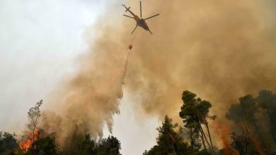 Photo of Grecia: Aerul a devenit aproape irespirabil la Atena, din cauza fumului degajat de incendii