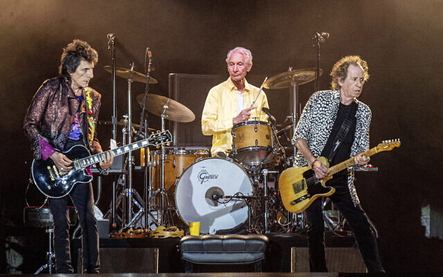 Photo of Lumea muzicii, îndoliată! S-a stins din viață un muzician din formația The Rolling Stones