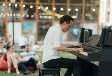 Photo of foto | Primul pian stradal din Chișinău, inaugurat: Cum a fost la eveniment și cine poate cânta la instrument