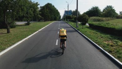 Photo of Ministru în Afganistan, curier pe bicicletă în Germania: „Nu mă simt vinovat cu nimic”