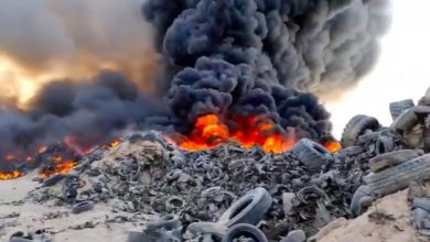 Photo of video | Arde „cimitirul” anvelopelor: Cel mai mare depozit de cauciucuri uzate din lume a fost cuprins de flăcări