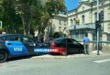 Photo of update, foto | Accident la poarta bisericii. Un taximetrist s-a tamponat într-un Mercedes