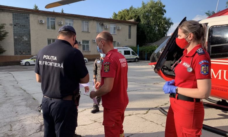 Photo of foto | De la Bălți la Iași. Pacient, preluat cu elicopterul de pe o pistă improvizată