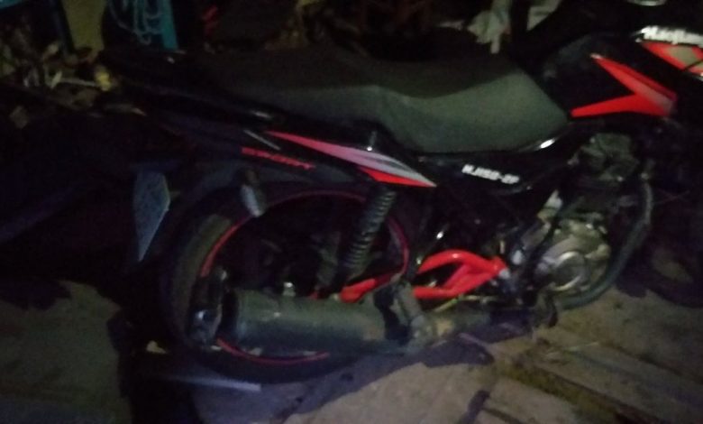 Photo of Viteza și alcoolul îi puteau lua viața! Un motociclist, internat după ce a pierdut controlul ghidonului și a ajuns într-un șanț