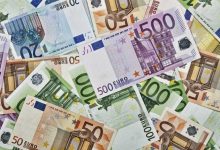 Photo of O femeie a găsit un plic cu 10.000 de euro într-o biserică din Austria. Ce veste a primit după un an de la descoperire