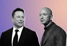 Photo of Elon Musk l-a depășit pe Jeff Bezos și a devenit cel mai bogat om din lume. Ca să nu uite momentul, îi va trimite o statuie  a cifrei 2.