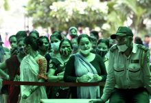 Photo of Se trezesc cu febră mare și scăldați în transpirație. O boală misterioasă a început să ucidă copii în India