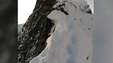 Photo of video | Imagini care taie respirația! Un norvegian a străbătut în fugă o creastă montană înzăpezită extrem de abruptă
