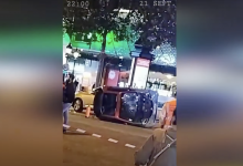 Photo of video | Franţa: O şoferiţă a lovit cu maşina patru trecători pe bulevardul Champs-Elysees din Paris