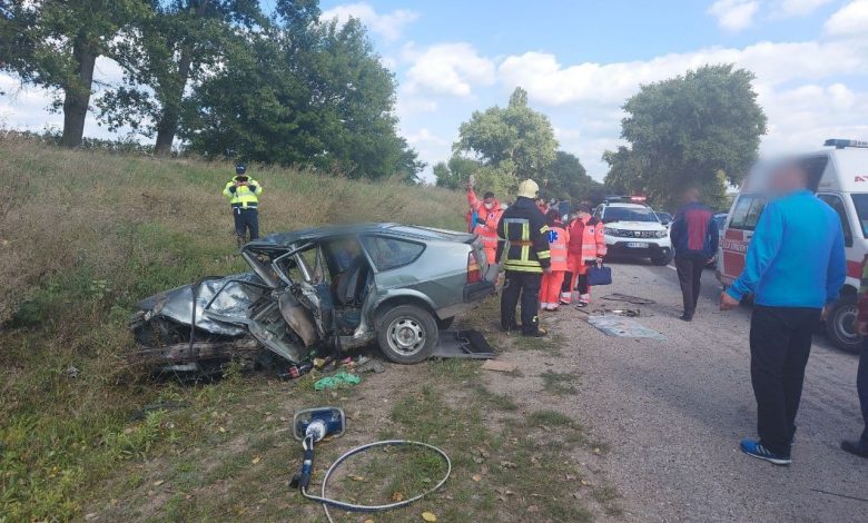 Photo of foto | Accident fatal în nordul Republicii Moldova: O Dacia ieșită pe contrasens s-a tamponat cu un Volkswagen