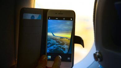 Photo of De ce se pune telefonul pe mod avion în timpul zborului? Explicația unei însoțitoare