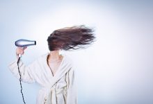 Photo of Mai des sau mai rar? Care este sfatul experților privind spălarea și îngrijirea corectă a părului
