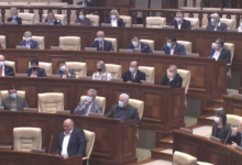 Photo of Bolea sfidează măsurile epidemiologice în Parlament. Reacția socialistului după ce a fost rugat să poarte masca de protecție