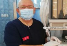 Photo of Un medic român critică refuzul oamenilor de a se vaccina: „OMS a intrat în panică. Clocim o tulpină autohtonă”