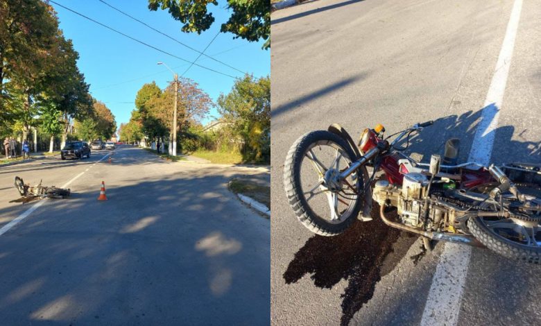 Photo of foto | Tânăr pe motoretă, lovit de o șoferiță cu Dacia. Bărbatul a fost transportat la spital
