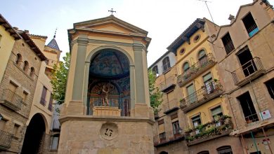Photo of Un fost episcop spaniol se căsătorește cu o scriitoare a unor cărţi despre satanism