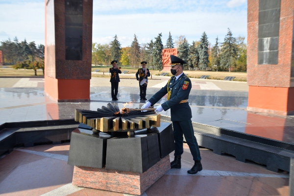 Photo of Focul veșnic de la Complexul Memorial „Eternitate”, deconectat temporar din cauza crizei gazelor