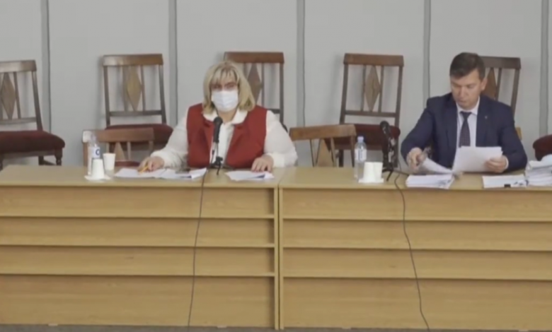 Photo of video | „Solicit pauză de trei minute. Am nevoie la WC”. Replica președintei CMC a stârnit râsul consilierilor