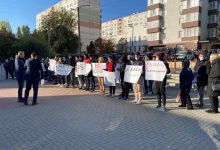 Photo of foto, doc | Stoianoglo, adus la Judecătoria Ciocana. Comuniștii și Socialiștii protestează și au depus garanții personale pentru eliberarea acestuia